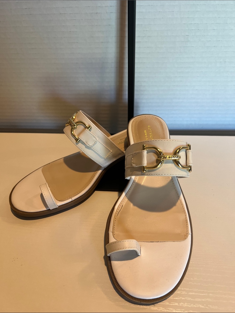 Liz Claiborne White Slide Sandals with Gold Chain Accent